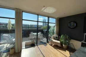 Riverside Exec Apartment with Balcony - SECC/HYDRO